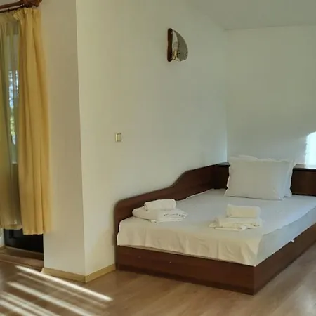 Genesis Hotel *