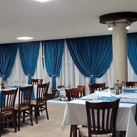 Genesis Hotel *